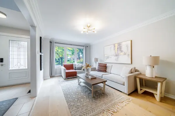 1239 Barnwood SQ, Pickering, ON L1X 1C6