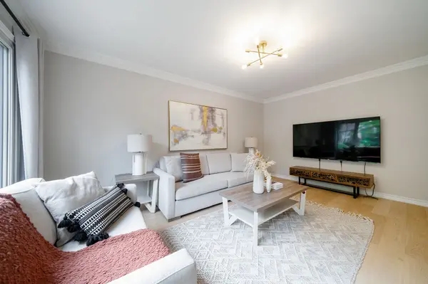 1239 Barnwood SQ, Pickering, ON L1X 1C6