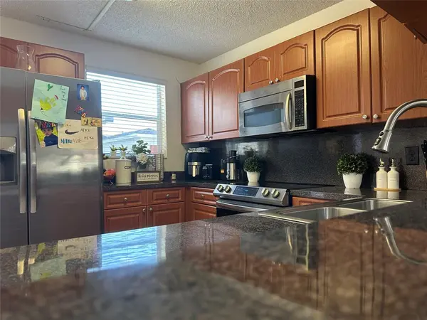 Pembroke Pines, FL 33026,12018 NW 13th St