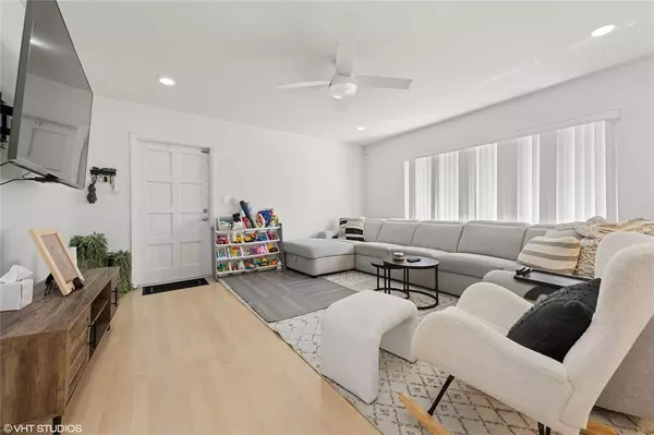 Lighthouse Point, FL 33486,Address not disclosed