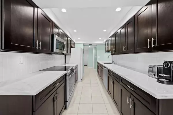 Hollywood, FL 33020,1470 Sheridan St #16C