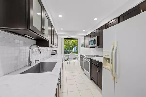 Hollywood, FL 33020,1470 Sheridan St #16C