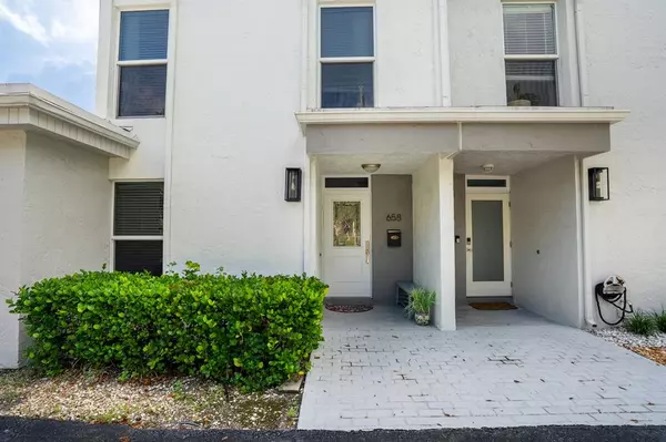 Wilton Manors, FL 33305,658 Kensington Pl #11B