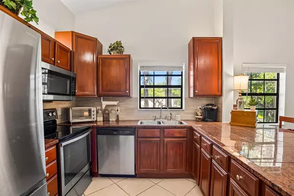 Deerfield Beach, FL 33442,102 Liberty Ct #102