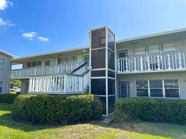 Deerfield Beach, FL 33442,206 Farnham I #206