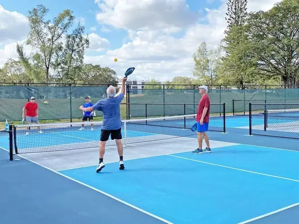 Deerfield Beach, FL 33442,206 Farnham I #206