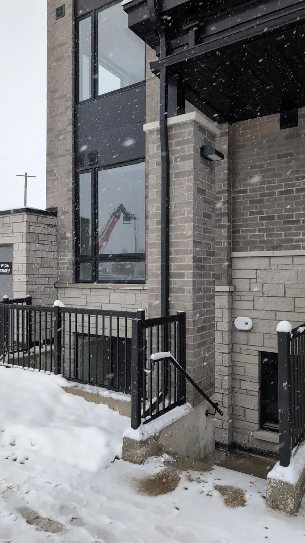 Markham, ON L3S 0E3,30 Markdale LN #10