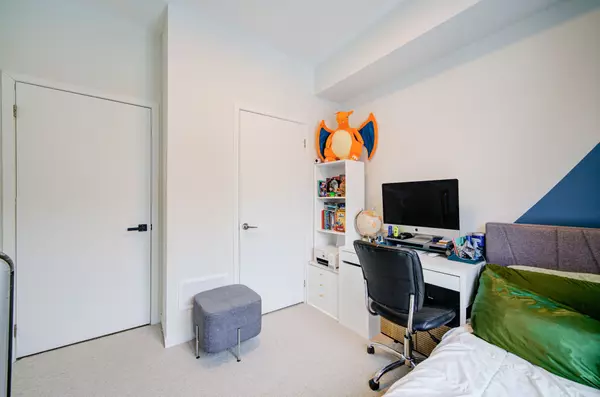 Vaughan, ON L4K 0N7,131 Honeycrisp CRES #TH210