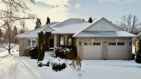 3 Thicketwood PL E,  Ramara,  ON L0K 1B0