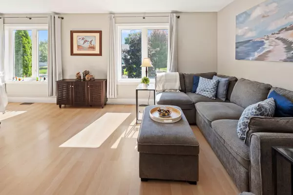 Severn, ON L0K 1E0,60 Donlands CT