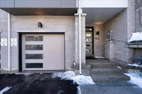 Barrie, ON L9J 1A5,92 Pearen LN