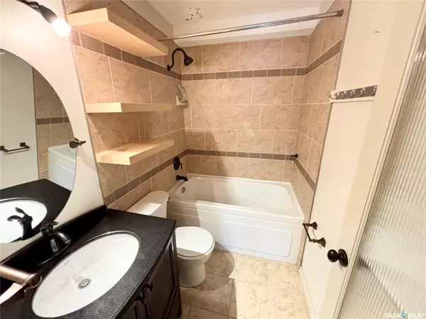 Regina, SK S4T 7S4,160 Gore PLACE #170