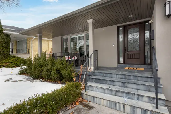 55 Ashmount CRES, Toronto W09, ON M9R 1C9