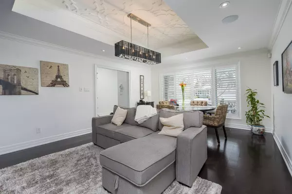 Toronto W09, ON M9R 1C9,55 Ashmount CRES