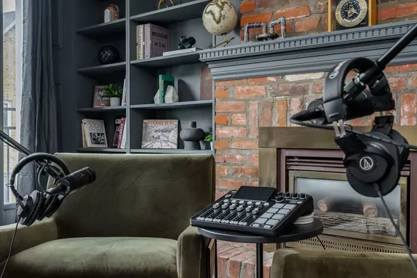 Oakville, ON L6H 5R2,420 North Service RD E #300