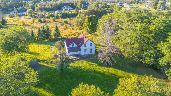 1102 Perth RD N, Beckwith, ON K7A 4S7