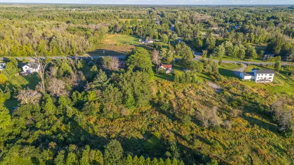 1102 Perth RD N, Beckwith, ON K7A 4S7