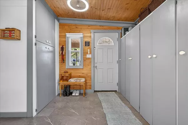 West Grey, ON N0G 1R0,302694 Douglas ST #61