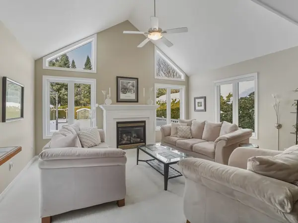 77 Ewing ST, Bracebridge, ON P1L 2H7