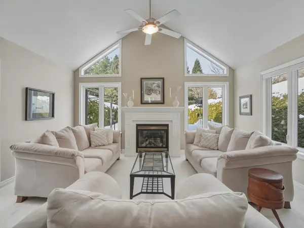 77 Ewing ST, Bracebridge, ON P1L 2H7