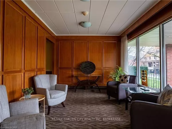 St. Catharines, ON L2R 2W8,14 Norris PL #103