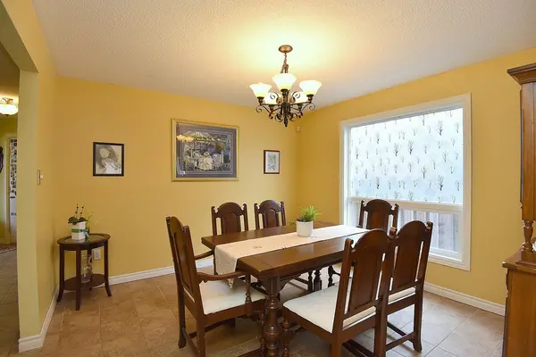 Hamilton, ON L0R 2H3,43 Niska DR