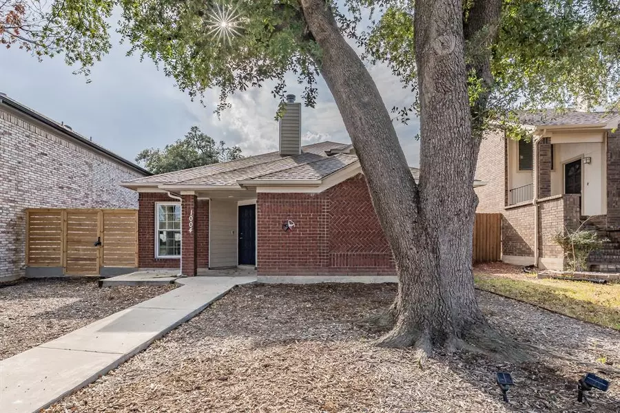 1004 Alameda Drive, Carrollton, TX 75007
