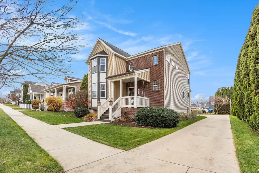 1048 Graystone RD, Holland, MI 49423