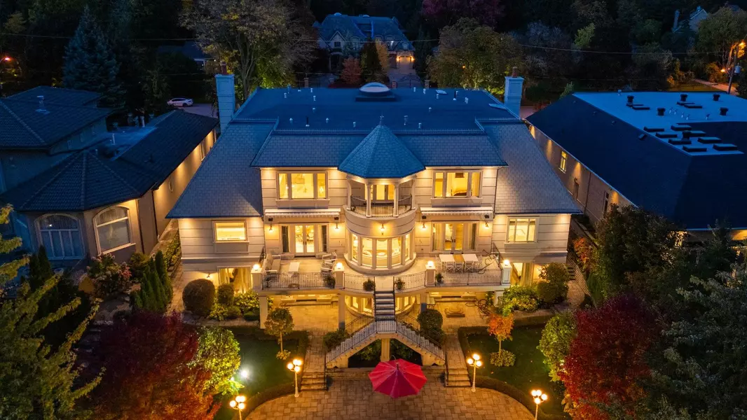 101 Forest Heights BLVD, Toronto C12, ON M2L 2K7