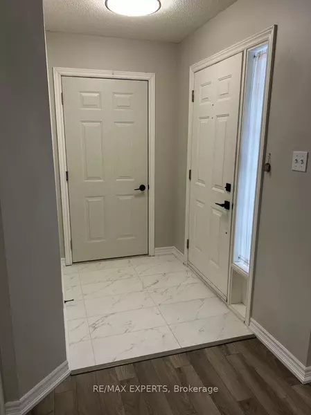 70 Marsellus DR #MAIN, Barrie, ON L4N 8R7