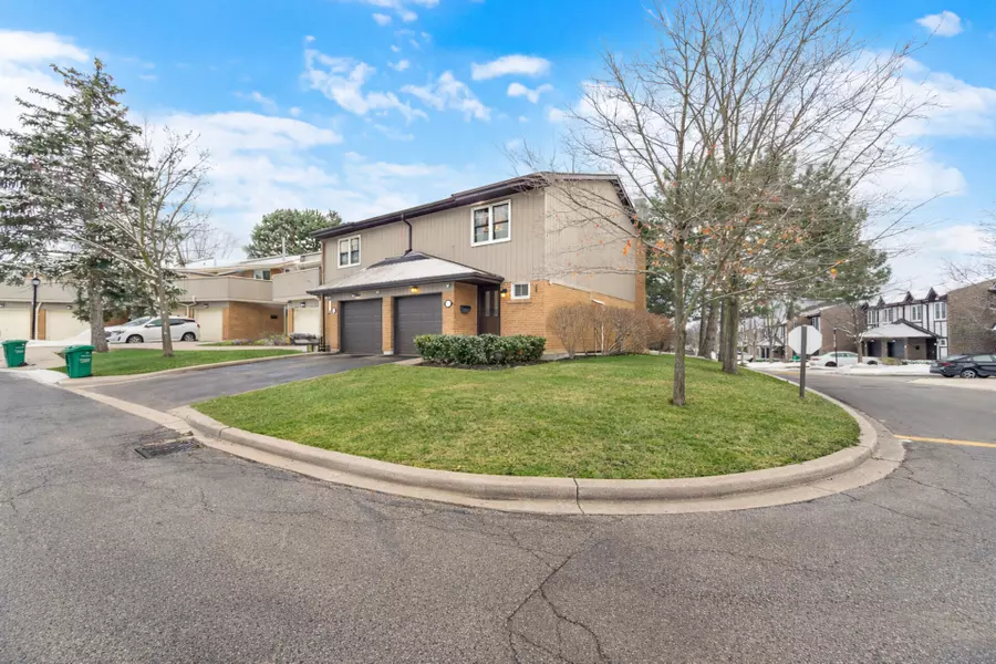 1951 Rathburn RD E #137, Mississauga, ON L4W 2N9