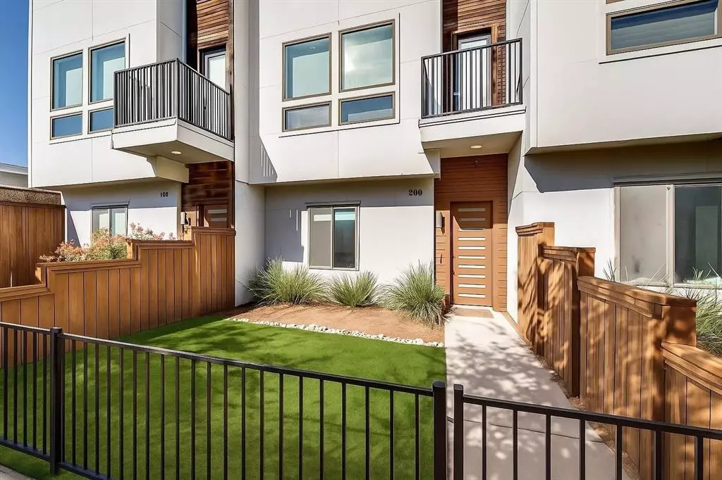 Dallas, TX 75204,3816 Roseland Avenue #C200