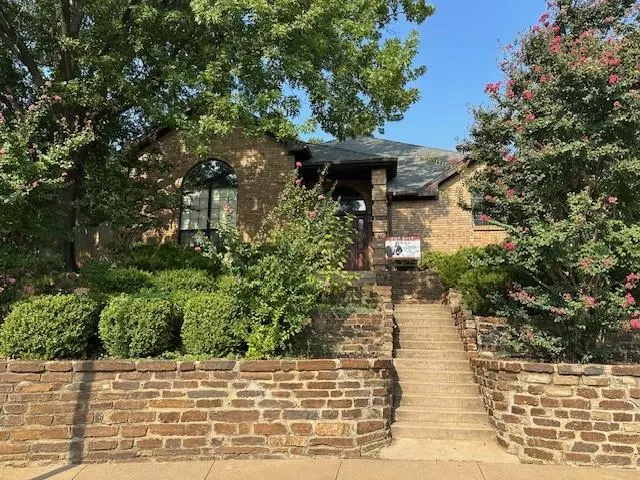 Grapevine, TX 76051,2704 Yorkshire Court