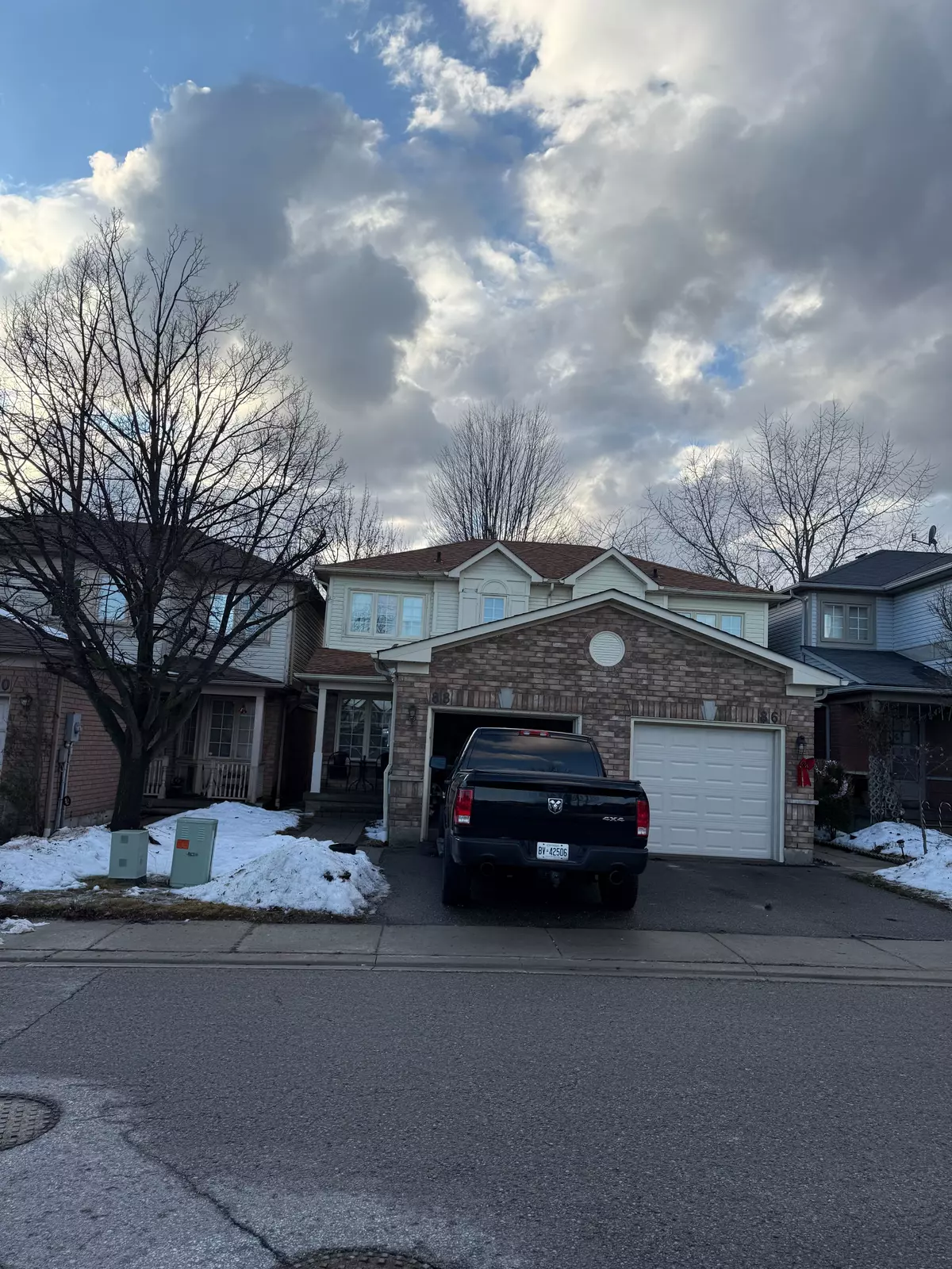 Whitby, ON L1R 2N4,88 Greengrove WAY