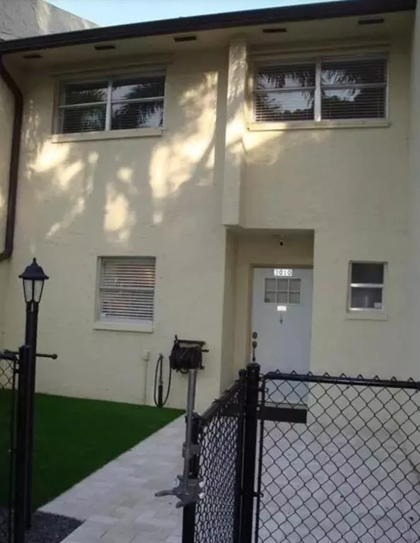 Fort Lauderdale, FL 33309,3010 NW 68th St #102