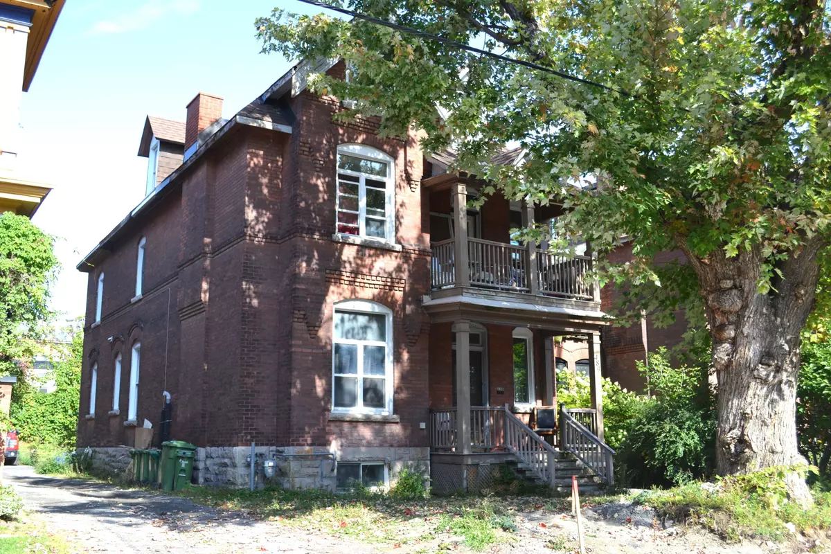 Ottawa Centre, ON K1R 5K5,489 Maclaren ST