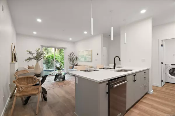 Esquimalt, BC V9A 6A1,1102 Esquimalt Rd #B404