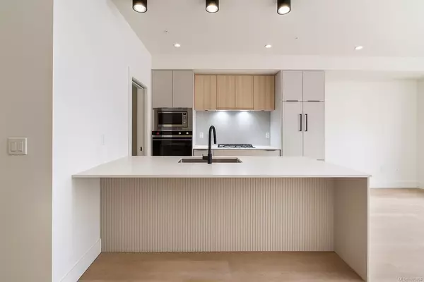 Langford, BC V9B 6V1,2341 Bear Mountain Pkwy #602