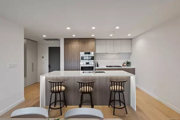 Langford, BC V9B 6R6,2000 Hannington Rd #1012