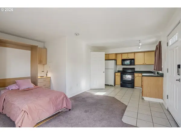 Portland, OR 97220,737 NE 99TH AVE #15