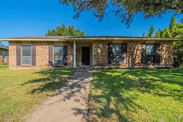 3835 Ruidosa Avenue,  Dallas,  TX 75228