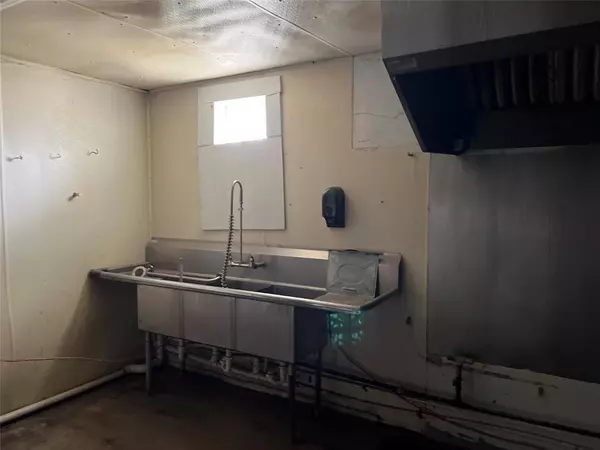 Emory, TX 75440,937 S State Highway 19