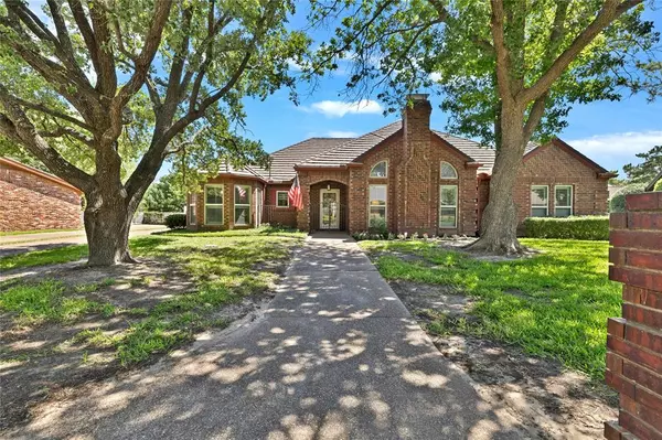 321 Timberlake Drive, Azle, TX 76020