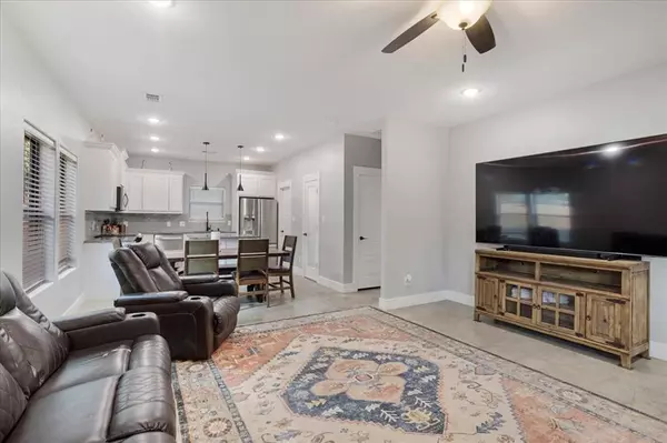 Denison, TX 75020,408 W Day Street