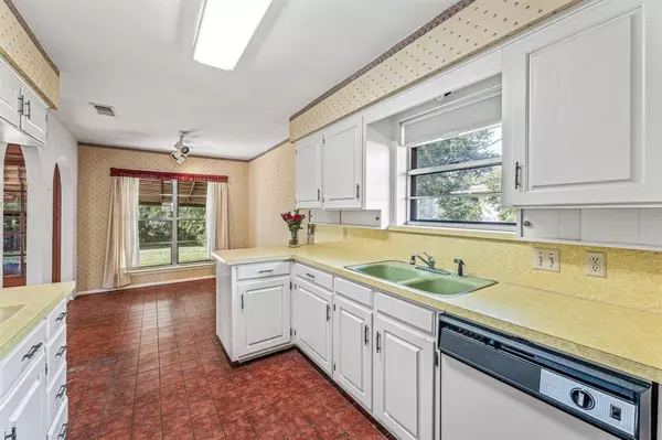 Fort Worth, TX 76133,3413 Denbury Drive