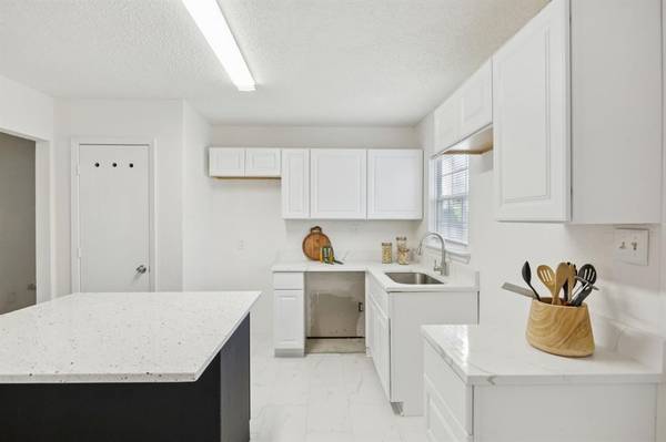 11834 Broadmoor Drive,  Dallas,  TX 75218