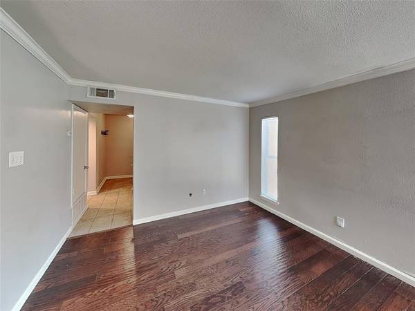 Fort Worth, TX 76110,2201 Park Hill Drive