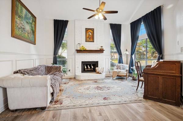 2814 Lois Lane, Rowlett, TX 75088