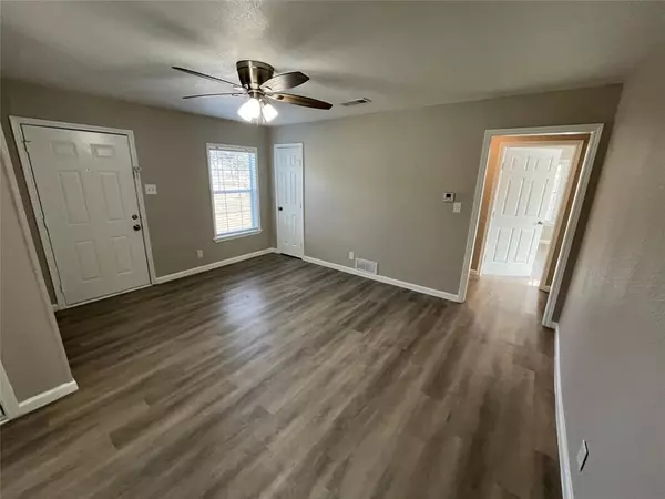 Dallas, TX 75217,7642 Maxwell Avenue