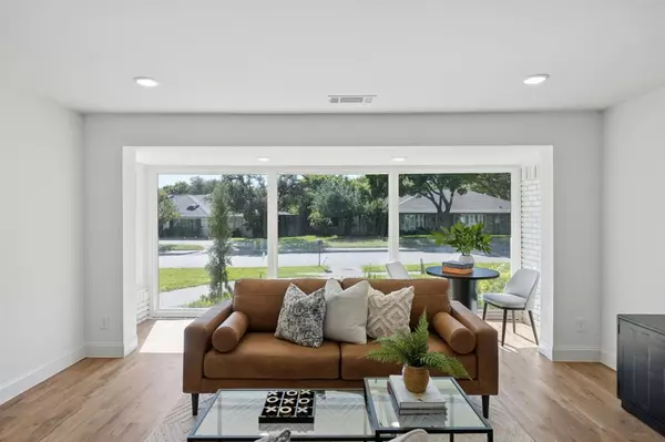 Dallas, TX 75244,4331 Laren Lane